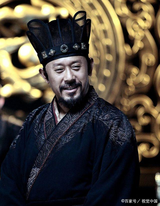 历史上的曹操，历史的曹操到底是忠臣还是坏人