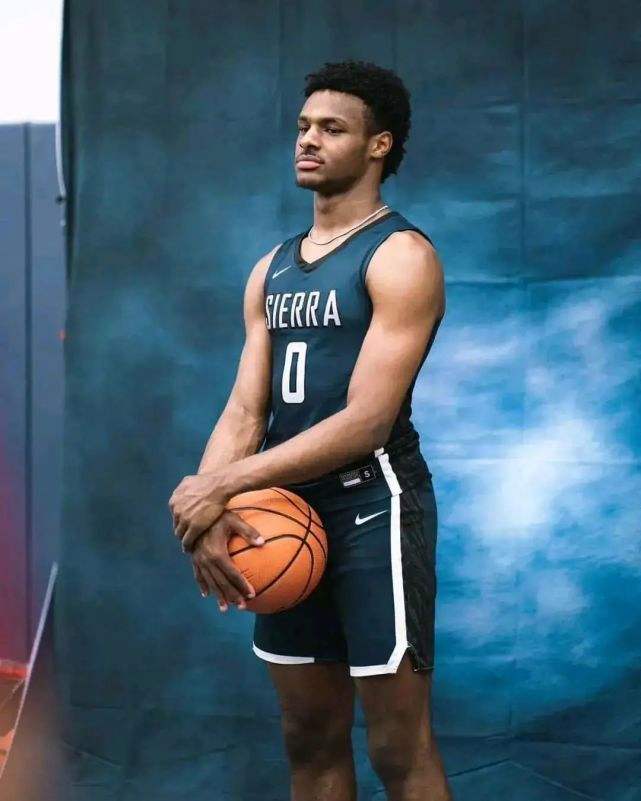 布朗尼詹姆斯，布朗尼詹姆斯能进NBA吗