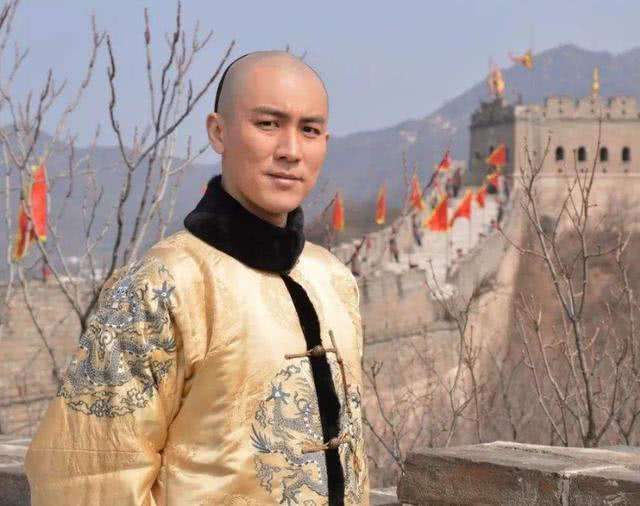 弘历是乾隆吗，雍正的儿子弘历是乾隆吗