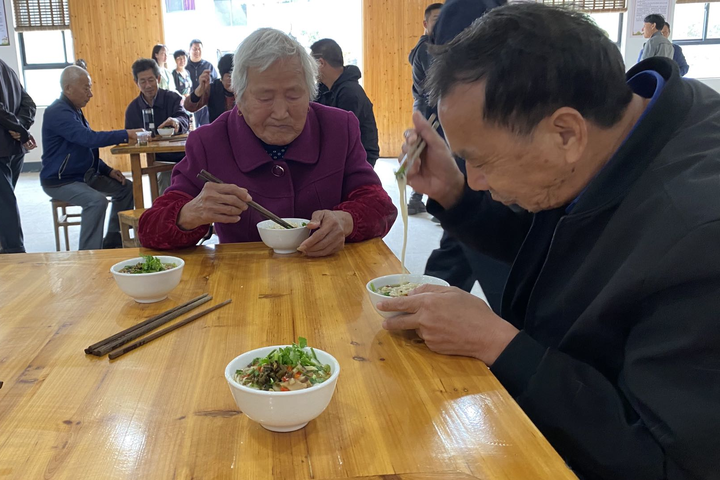 有才哥，有才哥游泳女主叫什么