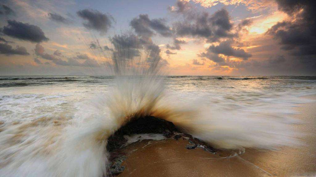 海波，海波是晶体吗