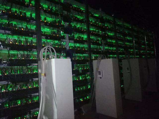 比特币矿机多少钱一台2022，比特币矿机多少钱一台多久可以回本