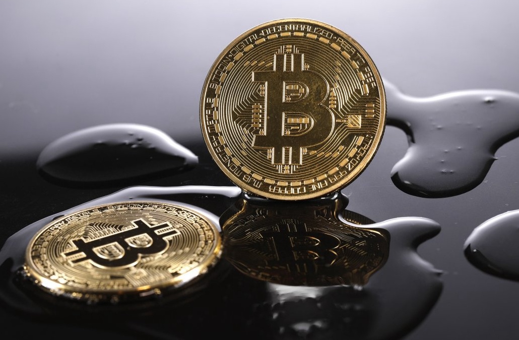 比特币突破1万美元，比特币突破1万美元大关 新闻