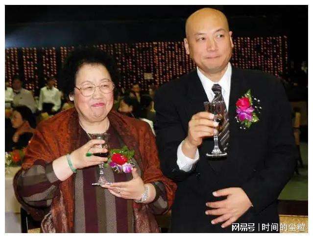 迟重瑞，迟重瑞与陈丽华结婚时多大年龄