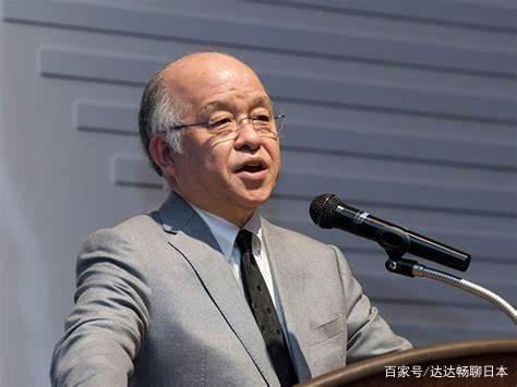著名小说家，英国现代著名小说家