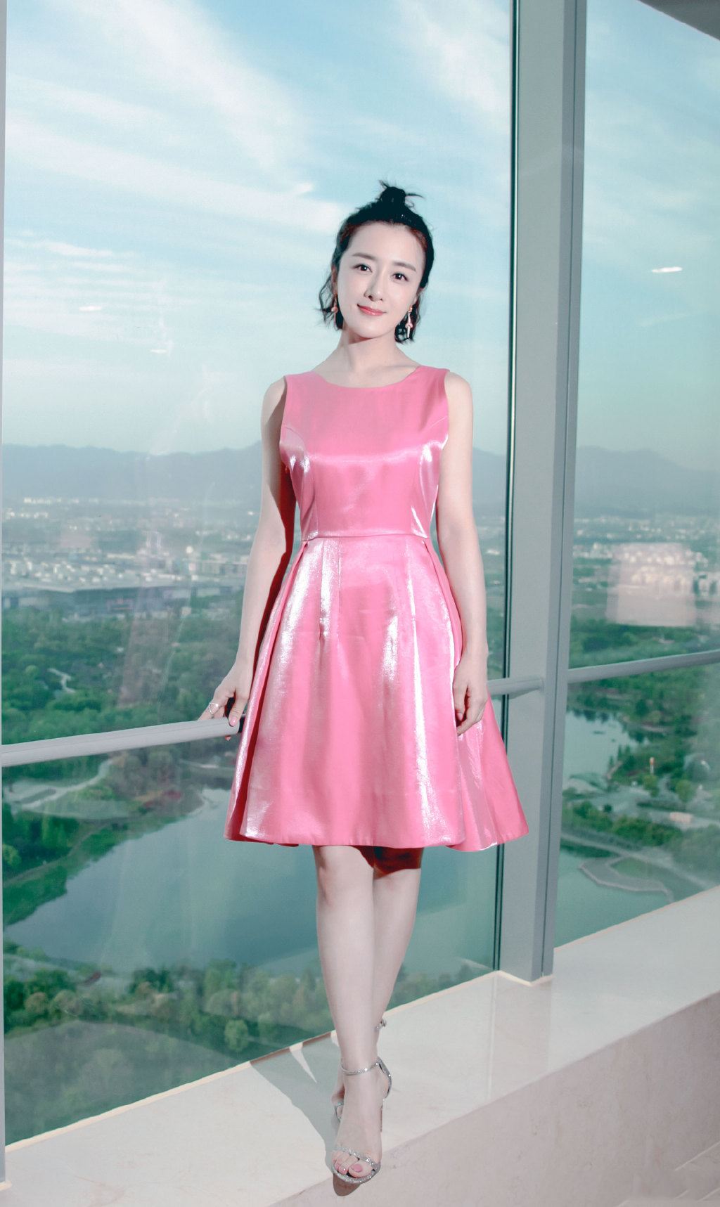 李晓依，李依晓军装