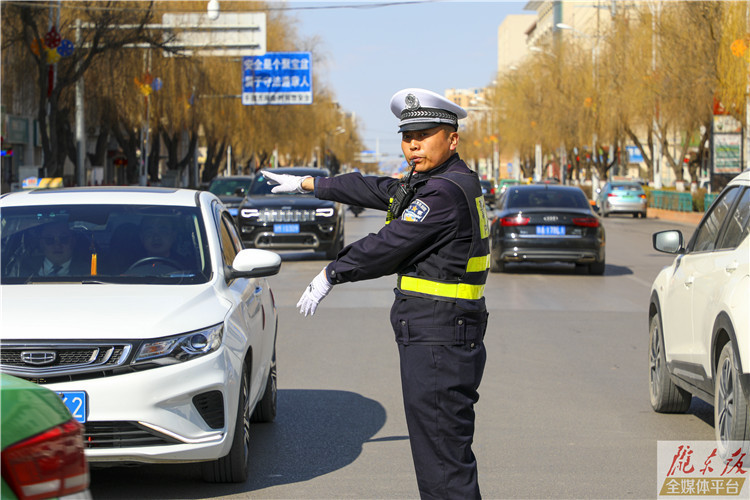 交警队几点上班，休宁交警队几点上班