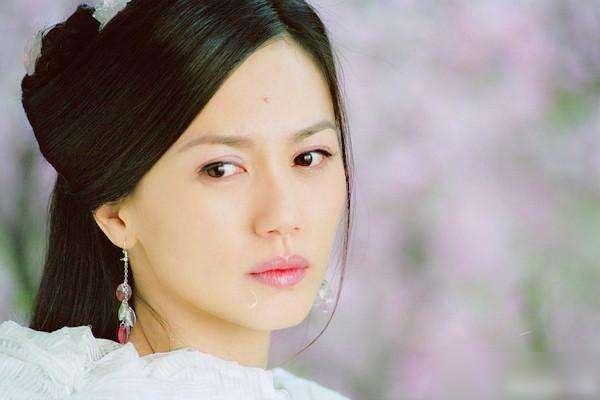 女配很纯洁，穿书女配三个男主一锅炖