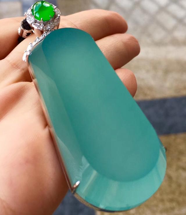 蓝水翡翠，蓝水翡翠价格