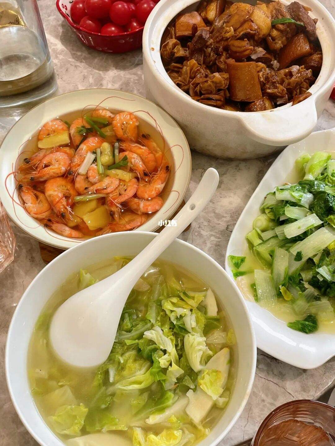 今天吃什么菜好呢，今天吃什么菜好呢夏天视频有做汤的