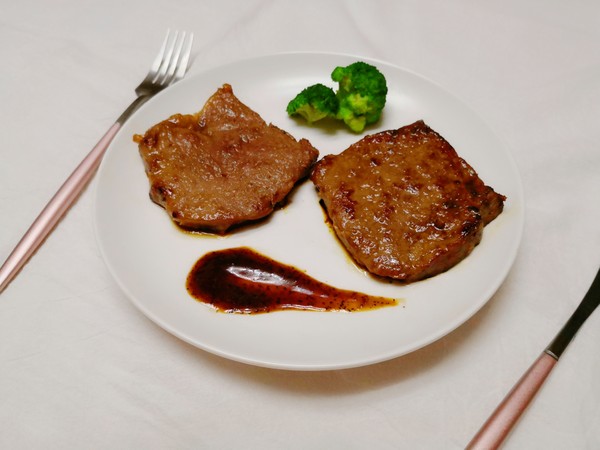 牛排怎么煎好吃又简单，冷冻牛排怎么煎好吃又简单