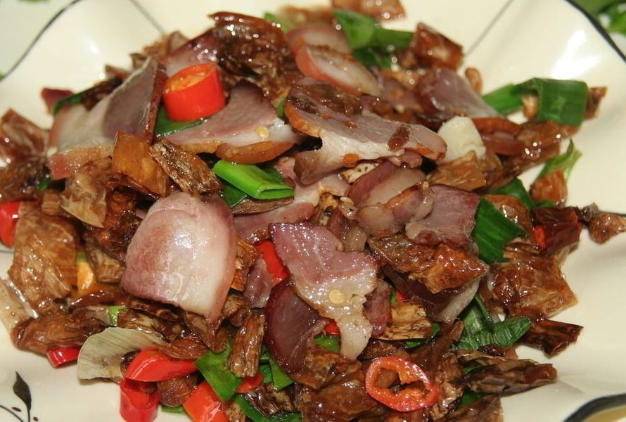 腊肉炒，腊肉炒笋