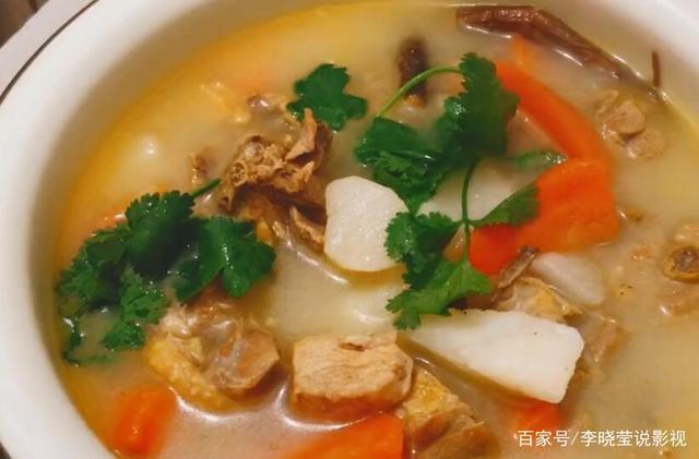 胡萝卜炖鸡，胡萝卜炖鸡肉