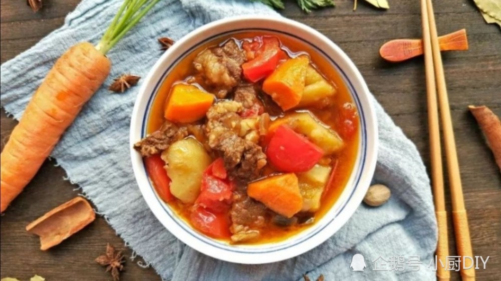 胡萝卜炖鸡，胡萝卜炖鸡肉
