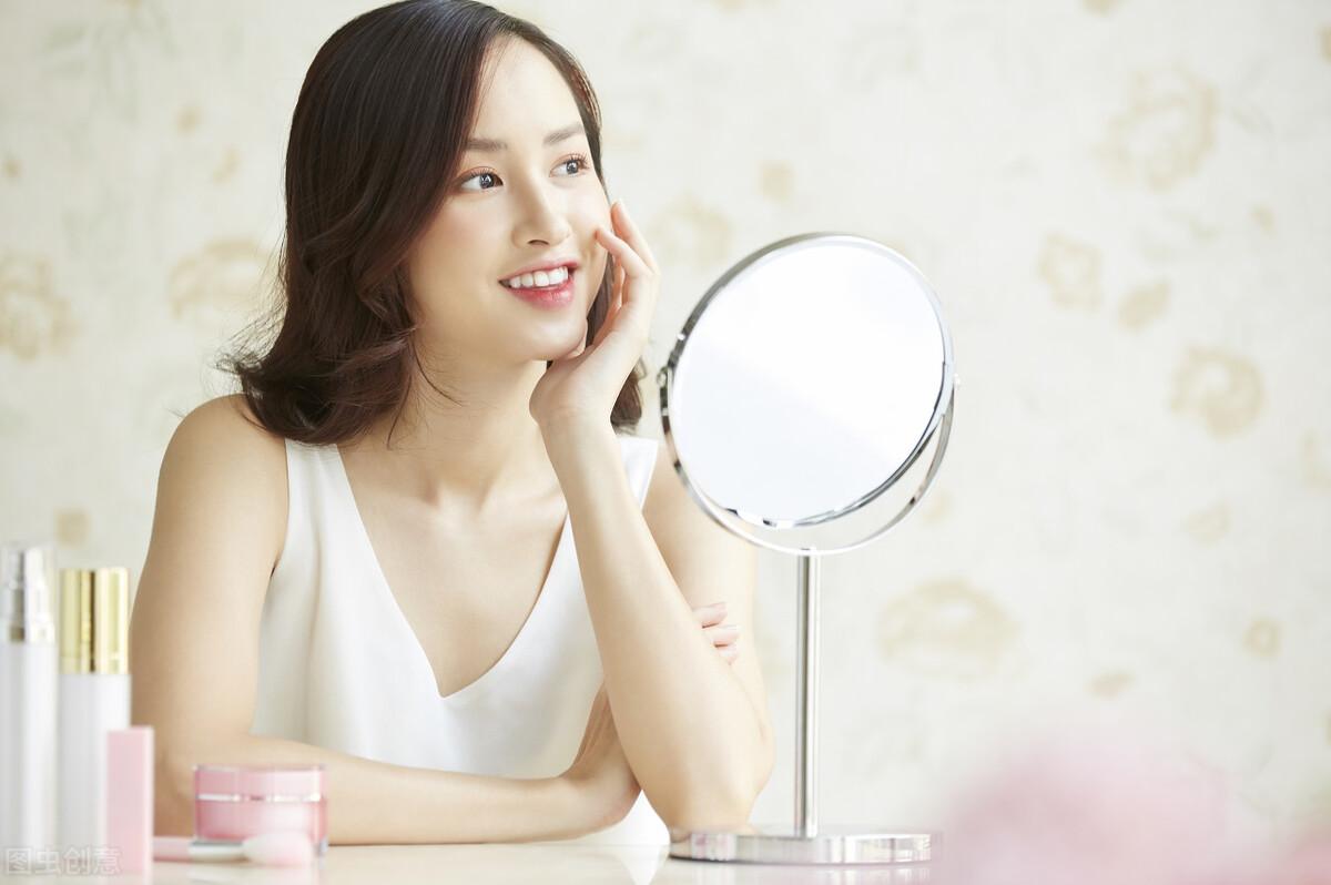 爱慕虚荣的女人，爱慕虚荣的女人的表现