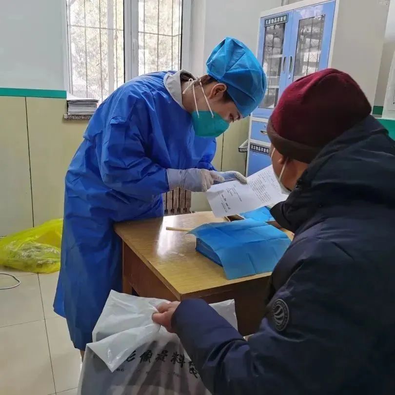 白扬，白扬礼赞朗读